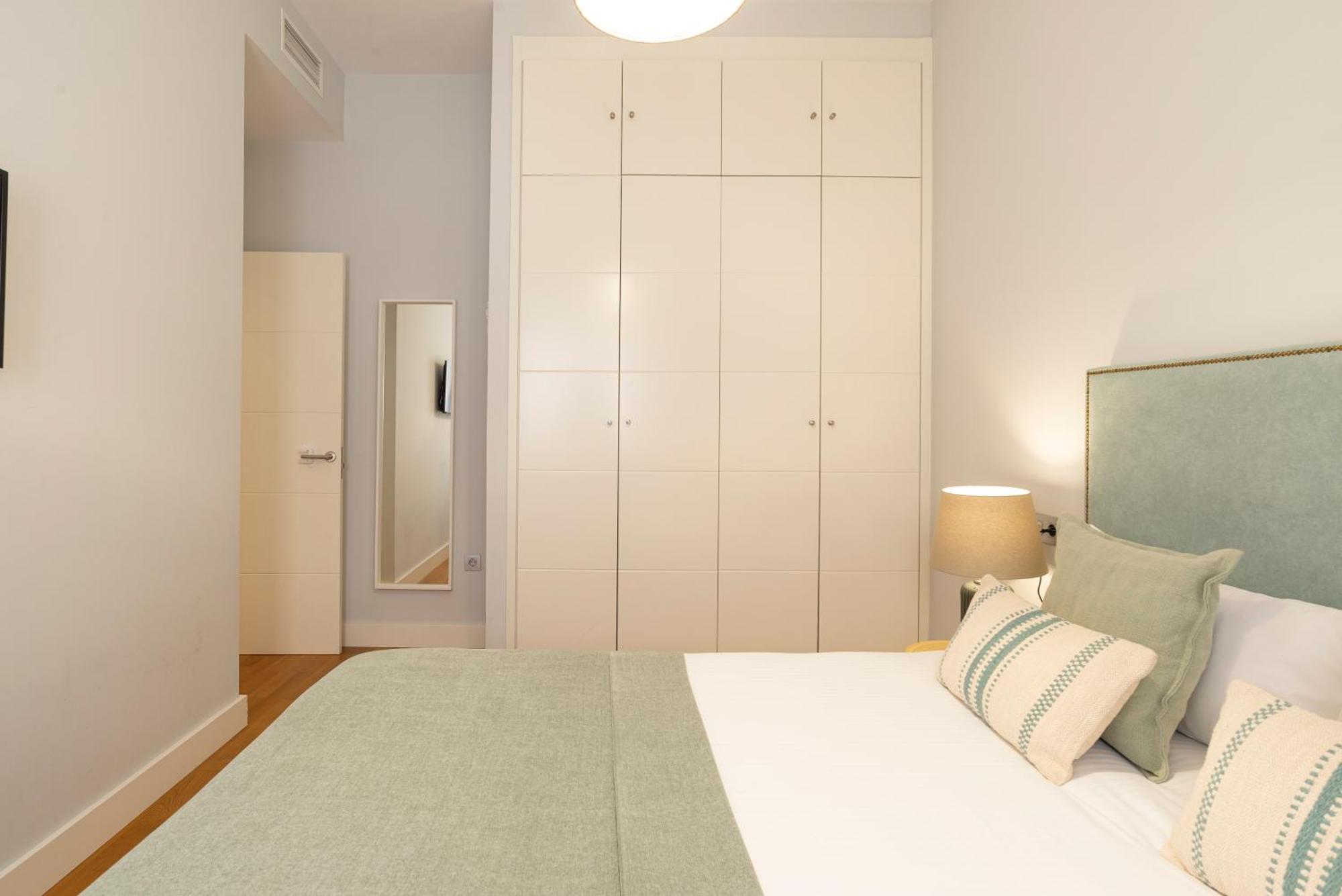 Souviron & Old Town By Ele Apartments Malaga Luaran gambar